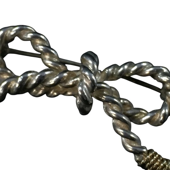 Tiffany & Co. Vintage Two-Tone Rope Bow Brooch - Picture 4 of 16